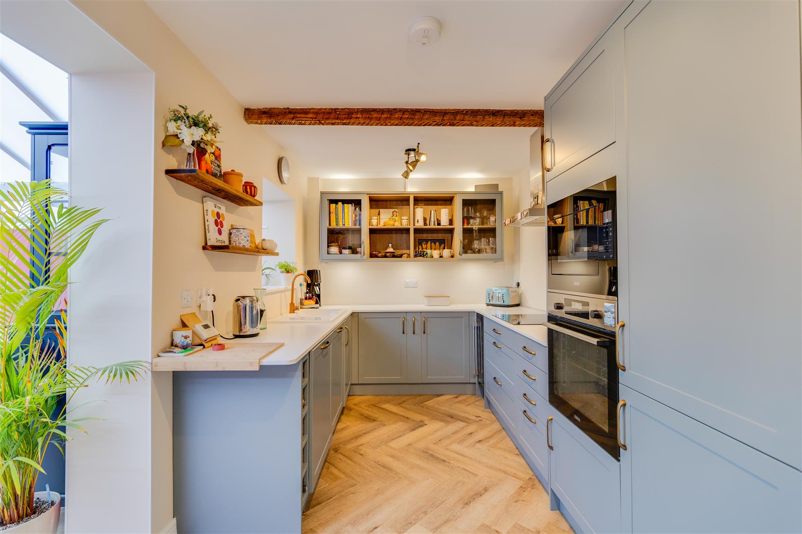 37 Fitzhamon Avenue, Llantwit Major, CF61 1TN